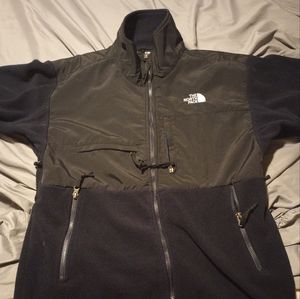 North face men's windbreaker jacket